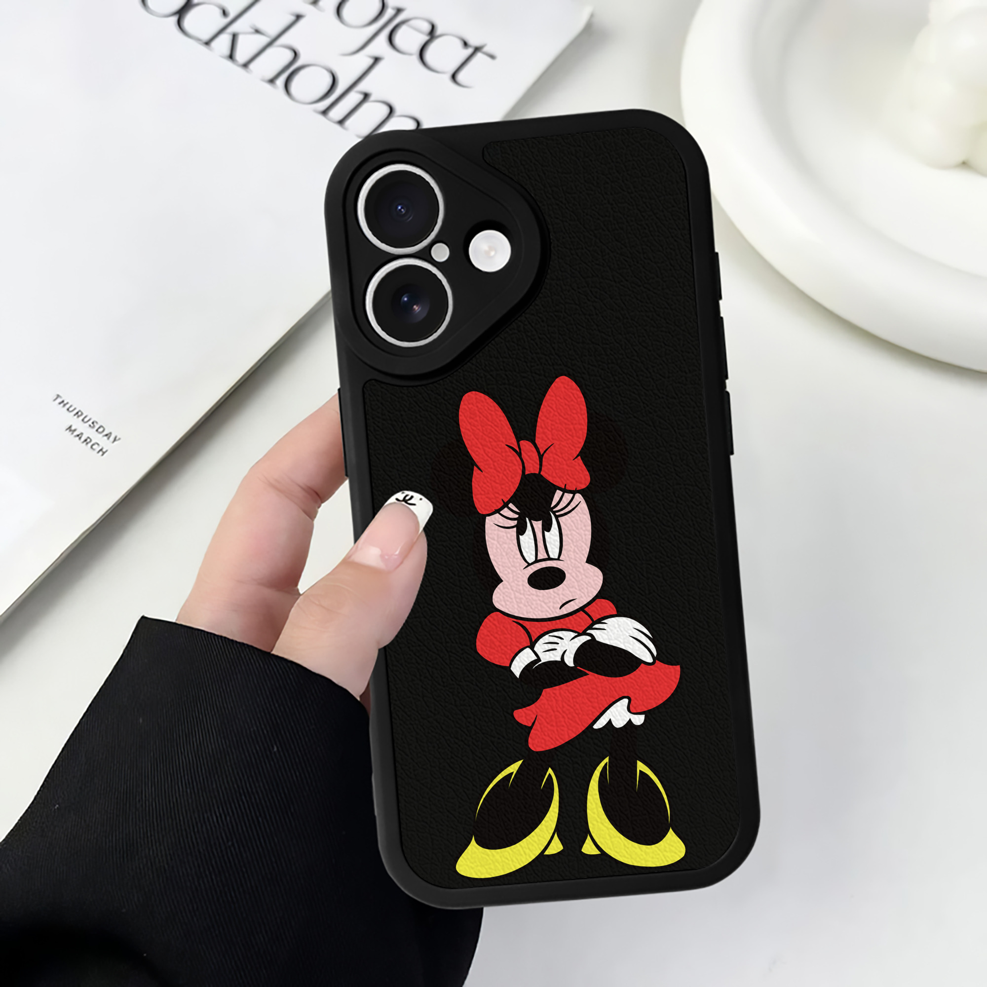 （画像用） ミッキーマウス Mickey Mouse 【iPhone 16シリーズ対応】シリコンスマホケース（レザー調） 材質：シリコン